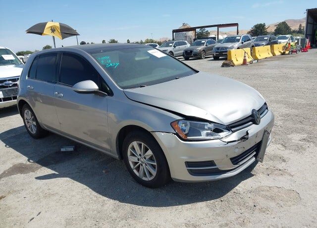 2016 VOLKSWAGEN Golf