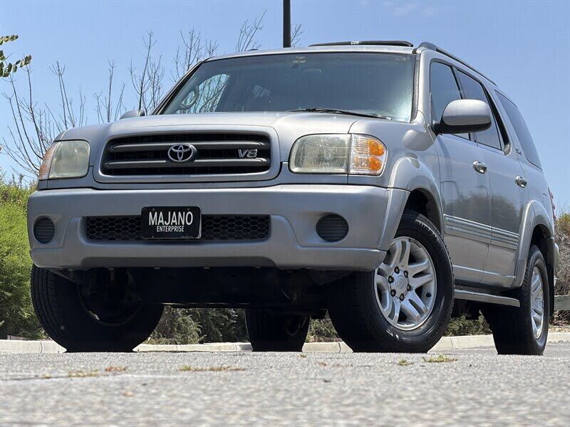 2004 TOYOTA Sequoia