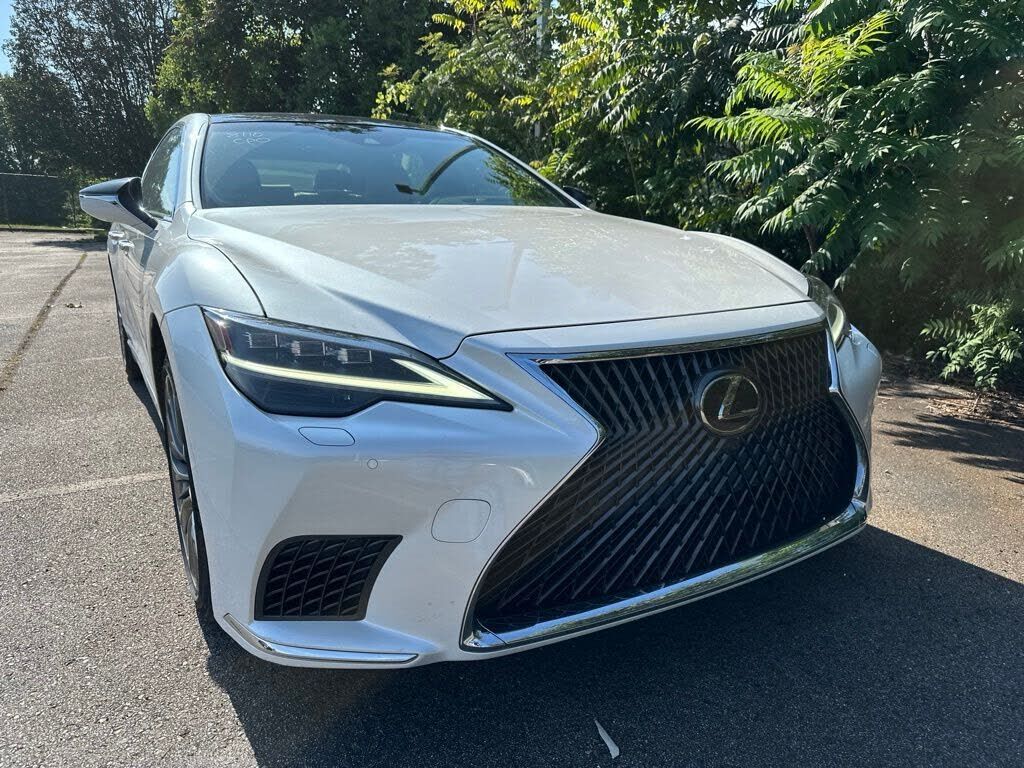 2022 LEXUS LS
