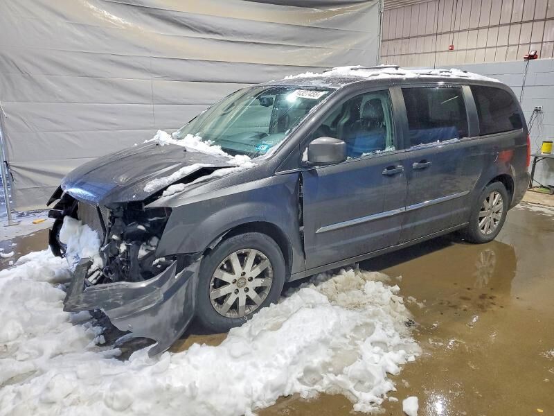 2016 CHRYSLER Town and Country