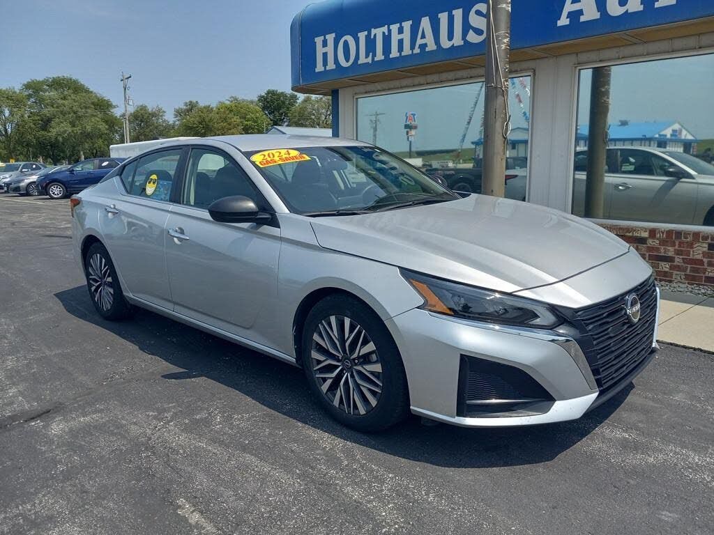 2024 NISSAN Altima