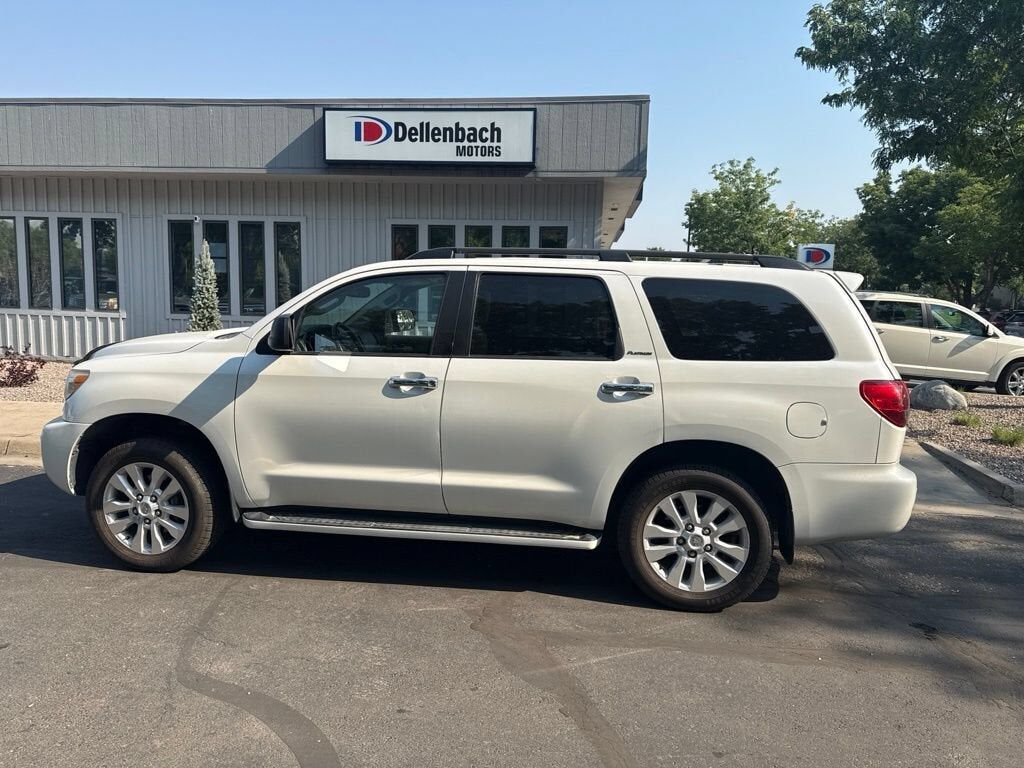 2011 TOYOTA Sequoia
