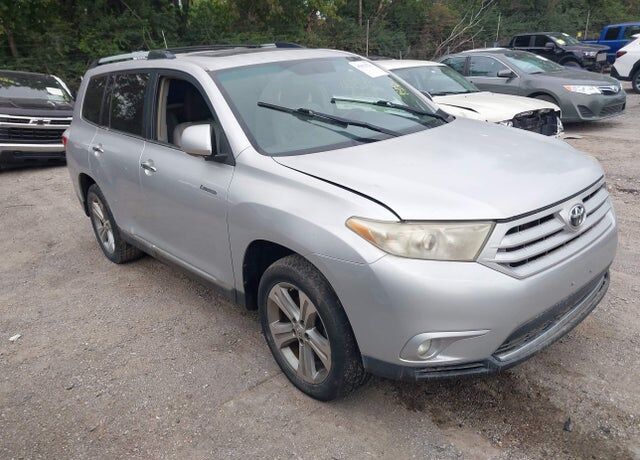 2011 TOYOTA Highlander