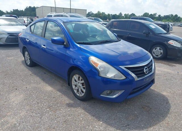 2015 NISSAN Versa