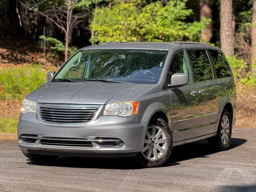 2015 CHRYSLER Town and Country