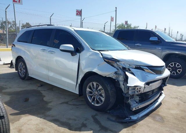 2023 TOYOTA Sienna
