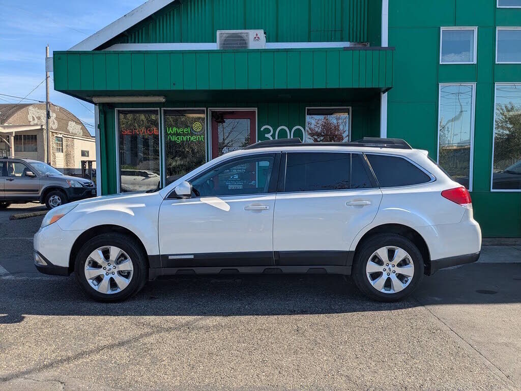 2012 SUBARU Outback