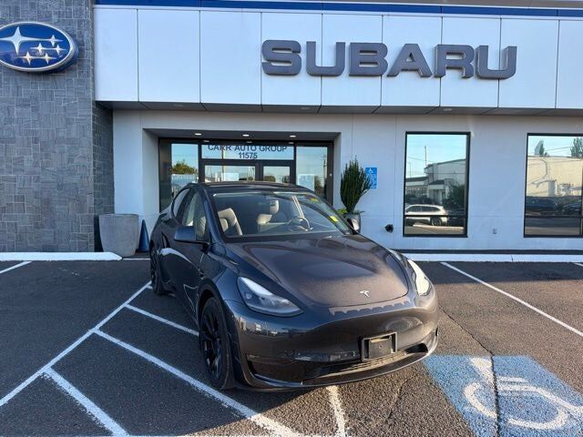 2025 TESLA Model Y
