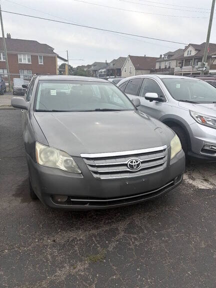 2005 TOYOTA Avalon