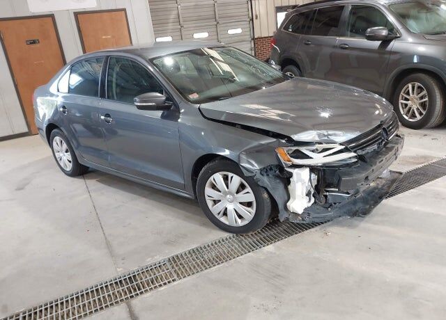 2012 VOLKSWAGEN Jetta