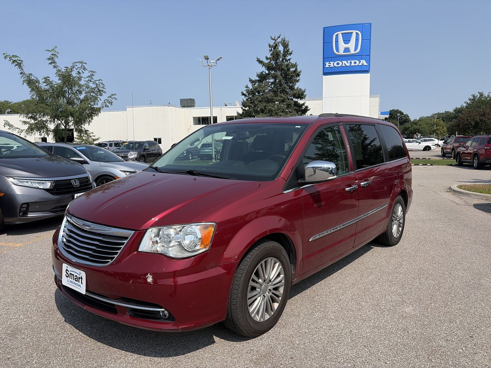 2016 CHRYSLER Town and Country