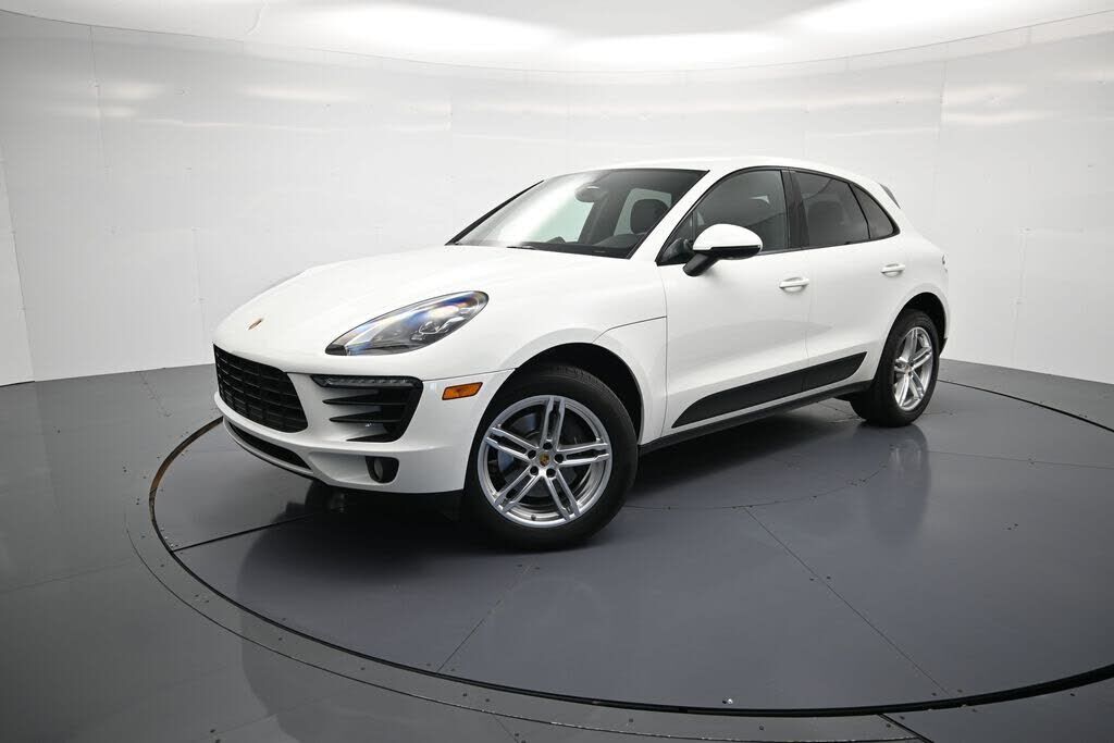 2018 PORSCHE Macan