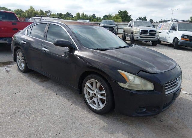 2011 NISSAN Maxima