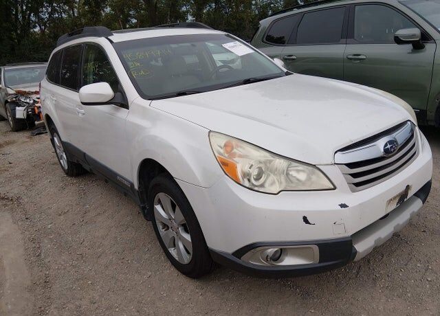 2010 SUBARU Outback