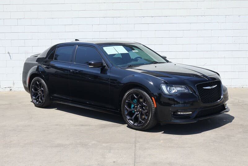 2019 CHRYSLER 300
