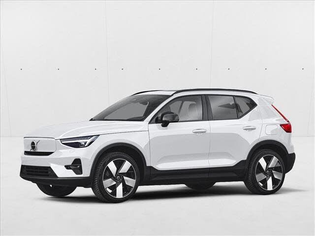 2024 VOLVO XC40