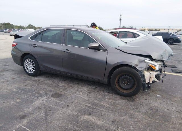 2017 TOYOTA Camry