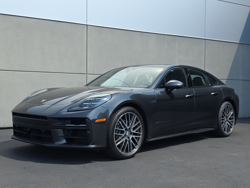 2024 PORSCHE Panamera