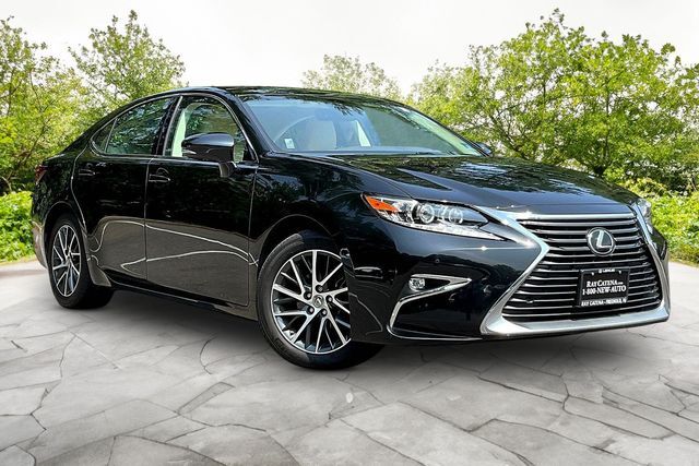 2017 LEXUS ES