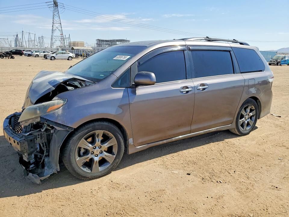 2015 TOYOTA Sienna