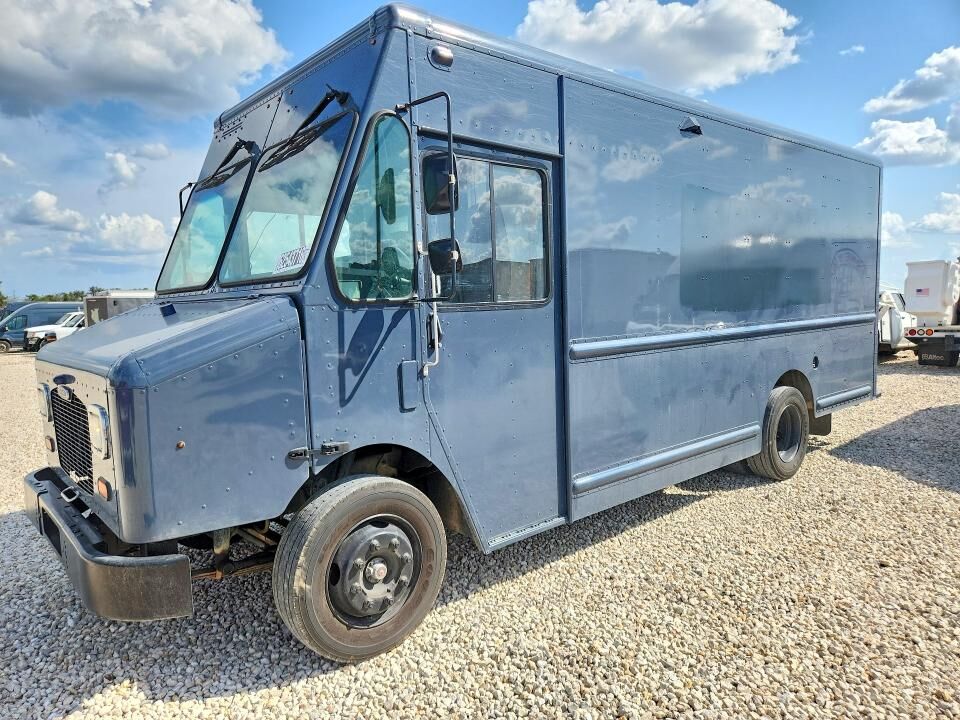 2021 FREIGHTLINER MT 45G Front Gasoline Engine Walk in Van Chassis