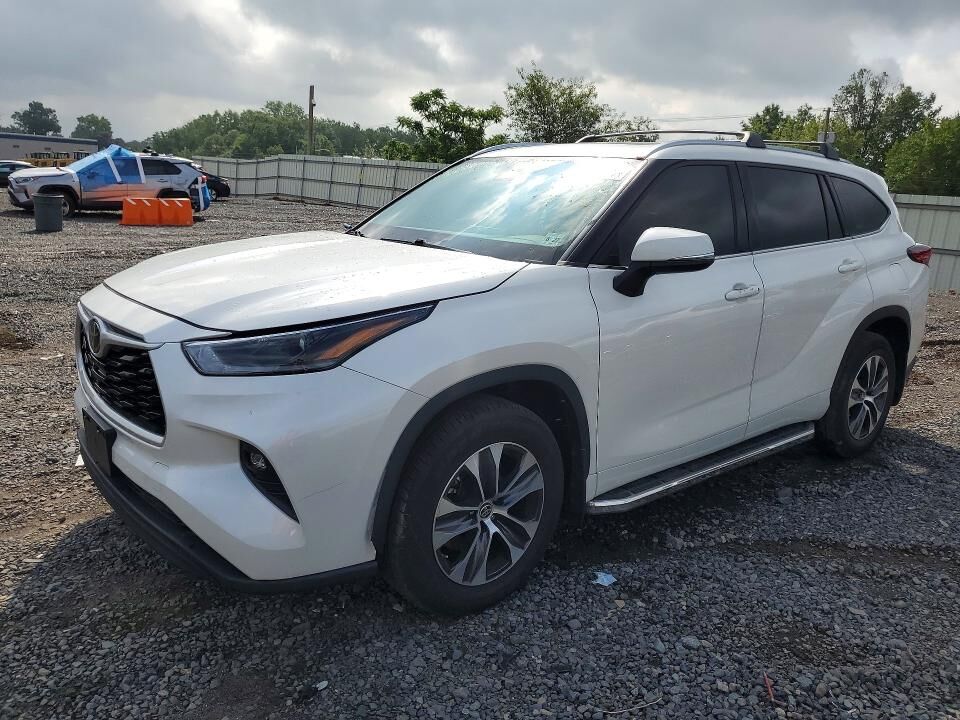 2021 TOYOTA Highlander