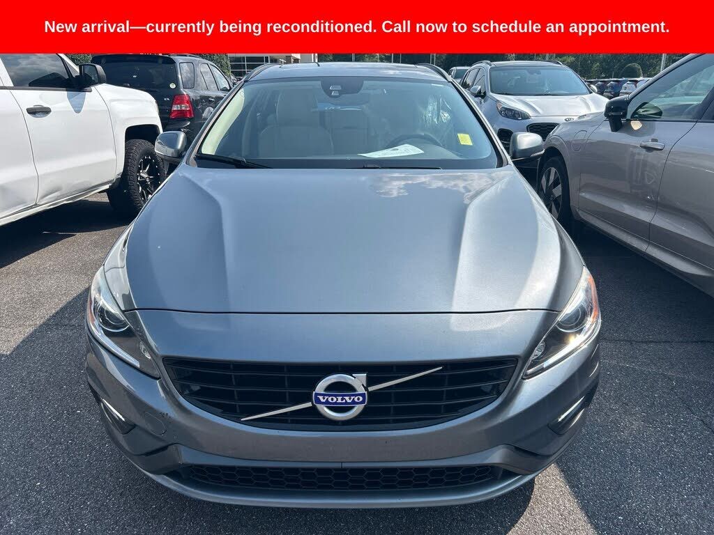 2018 VOLVO V60