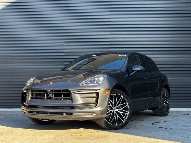 2026 PORSCHE Macan