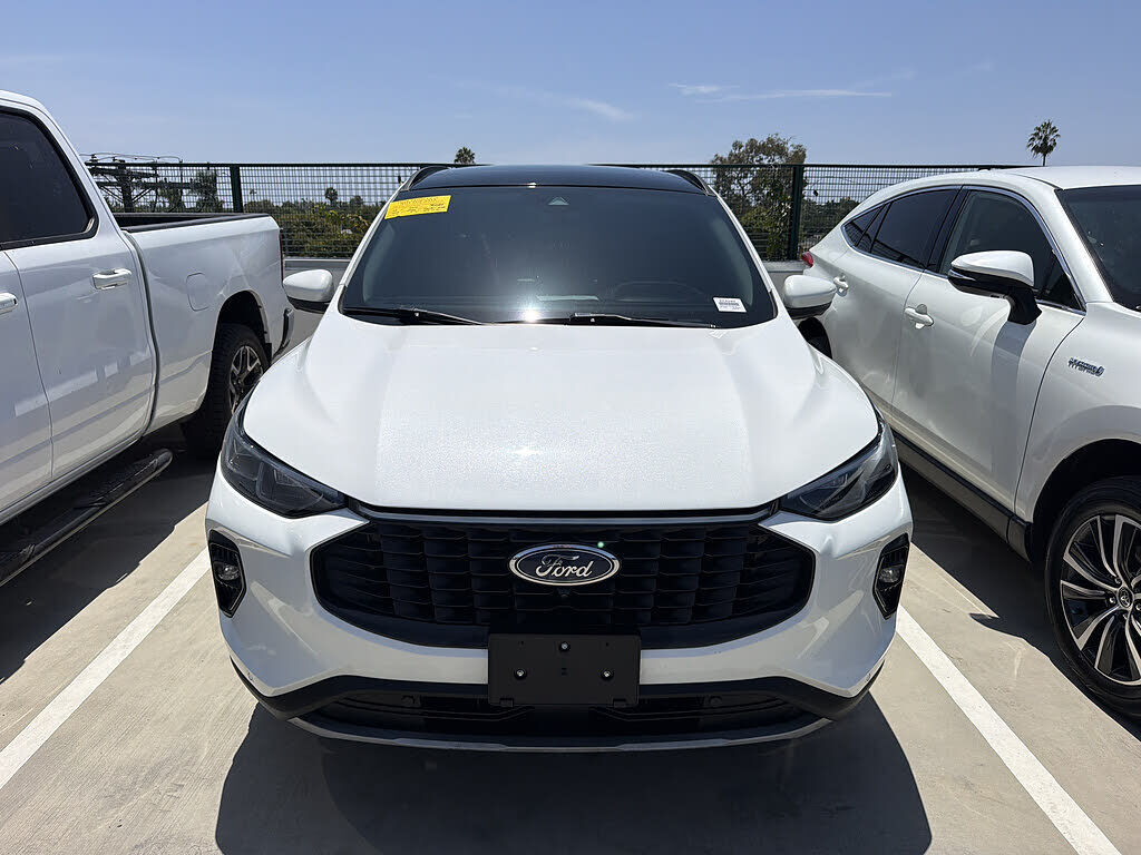 2023 FORD Escape