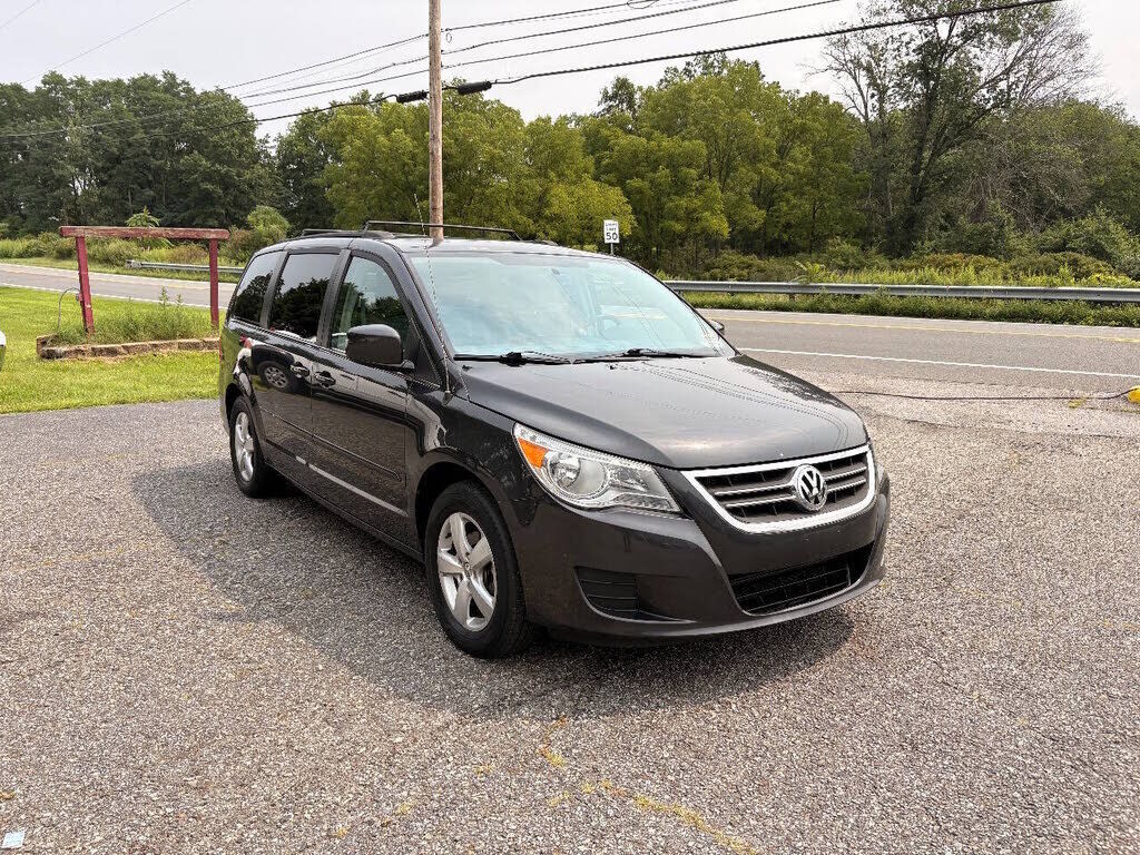 2011 VOLKSWAGEN Routan