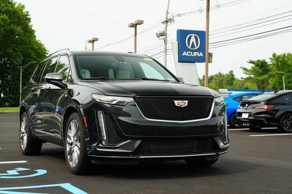 2021 CADILLAC XT6