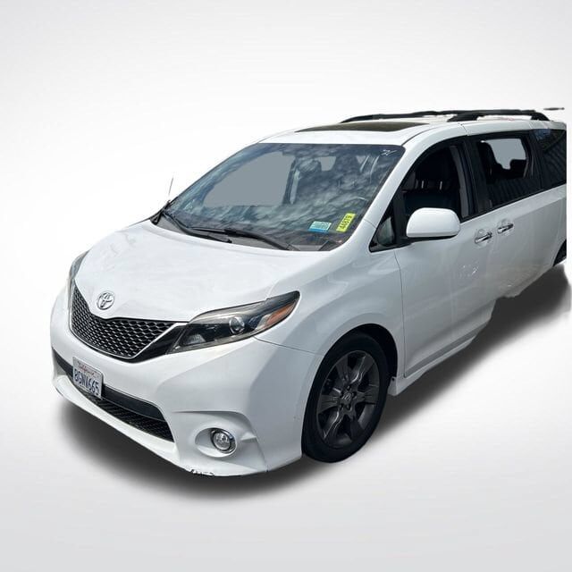 2016 TOYOTA Sienna