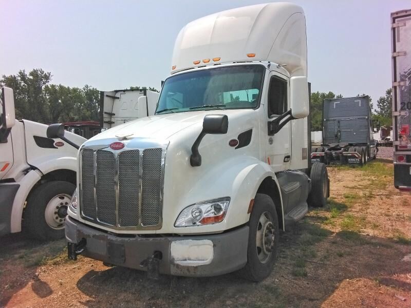 2017 PETERBILT 579