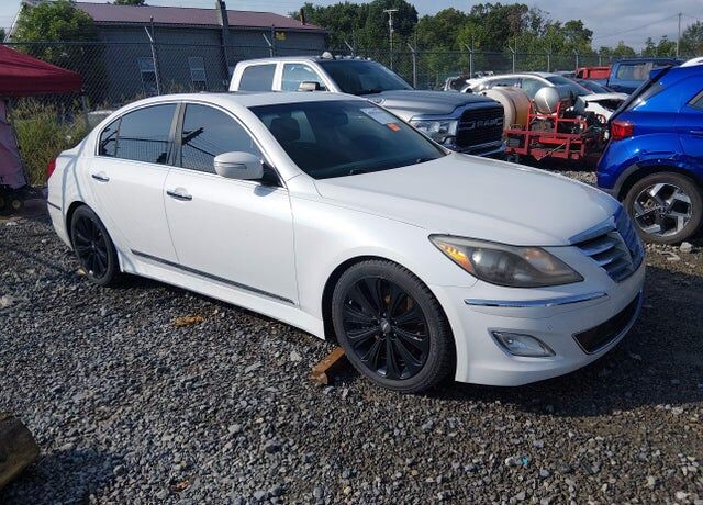 2013 HYUNDAI Genesis