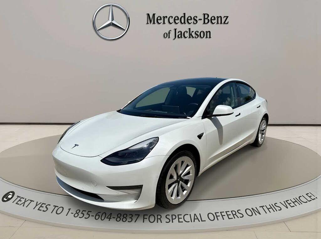 2022 TESLA Model 3