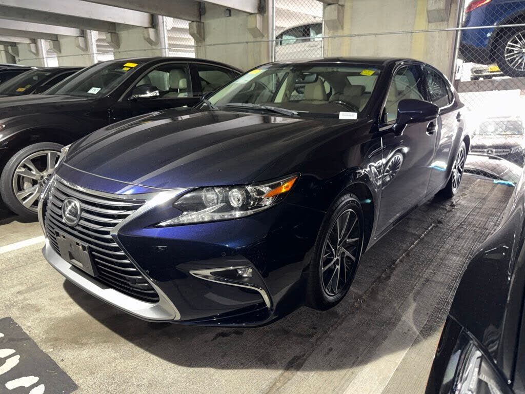 2016 LEXUS ES