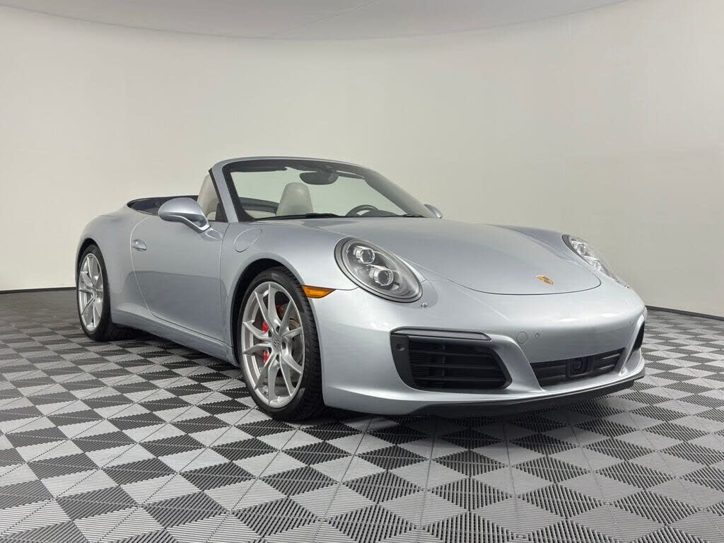 2017 PORSCHE 911