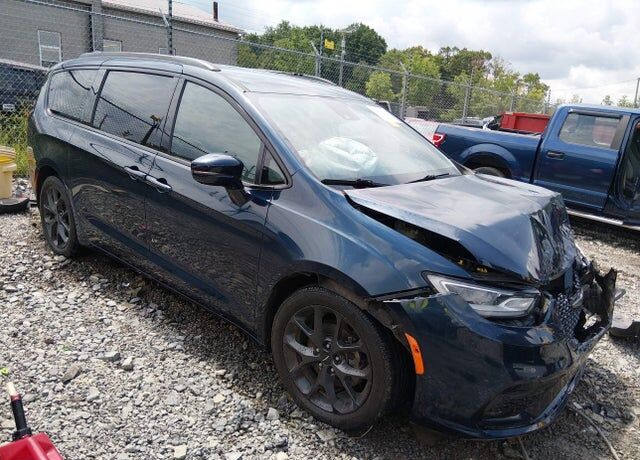 2022 CHRYSLER Pacifica