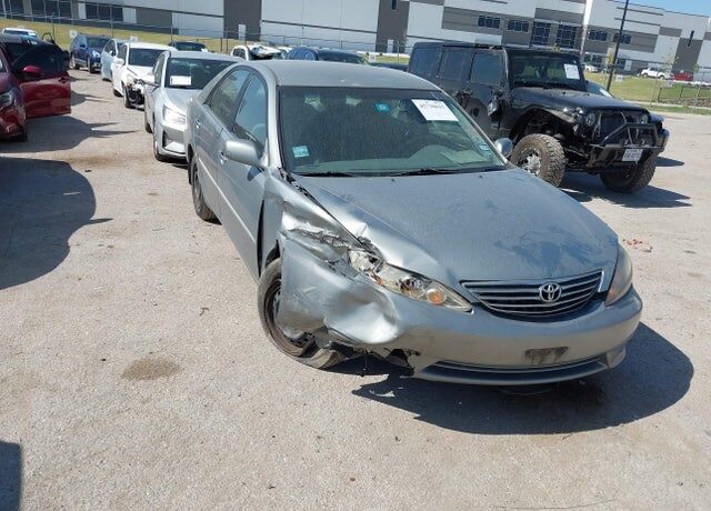 2005 TOYOTA Camry