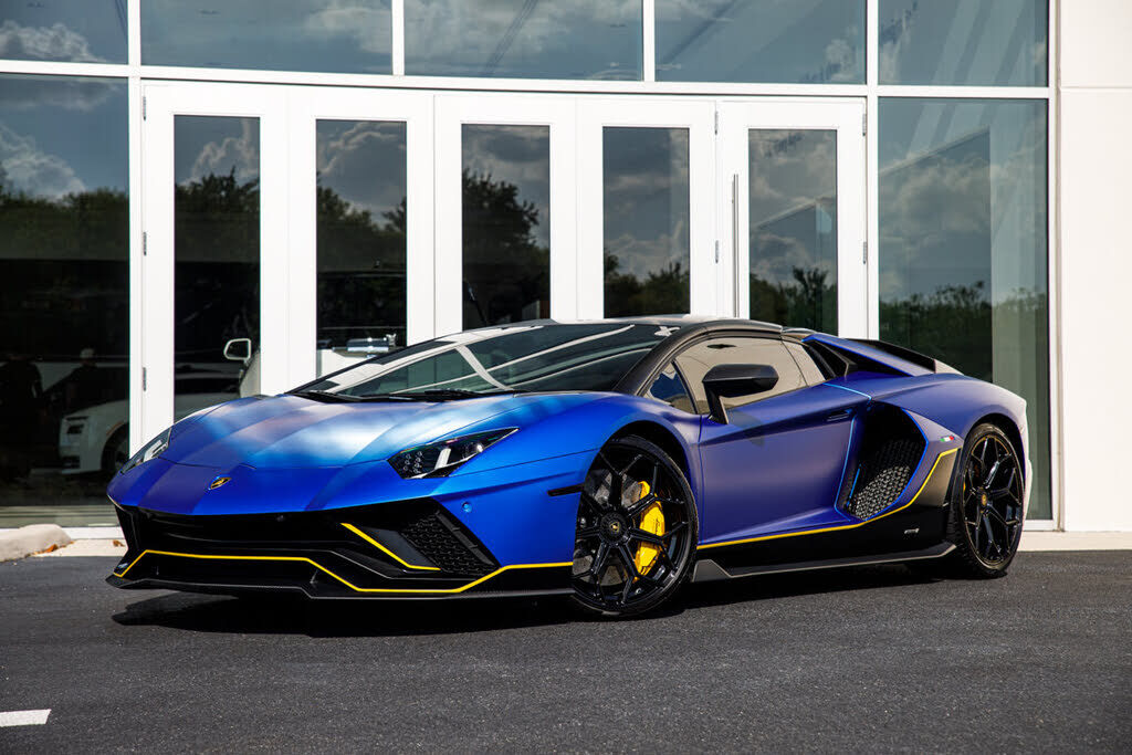 2022 LAMBORGHINI Aventador