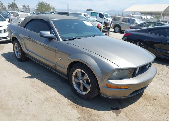 2005 FORD Mustang