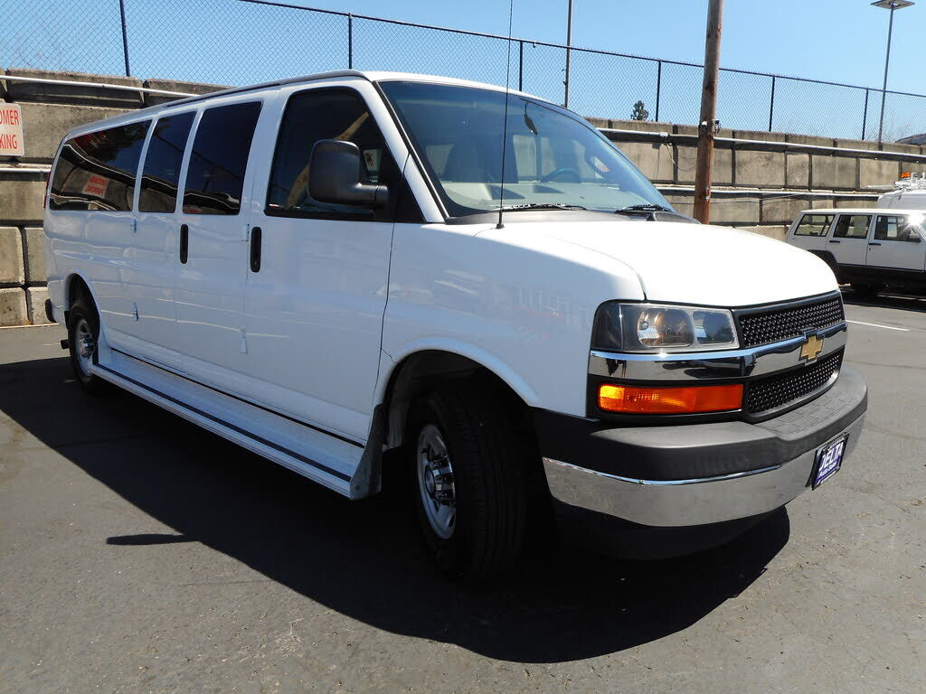 2017 CHEVROLET Express