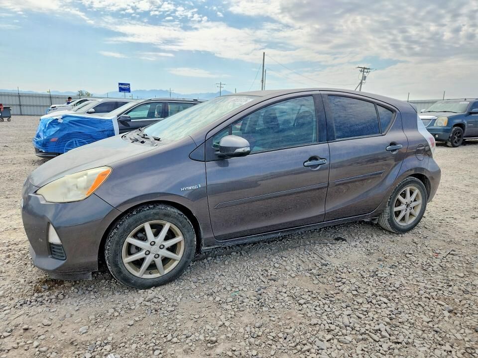 2013 TOYOTA Prius