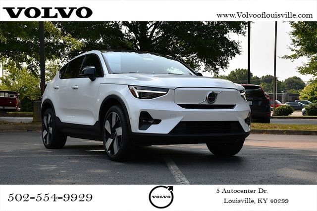 2023 VOLVO C40