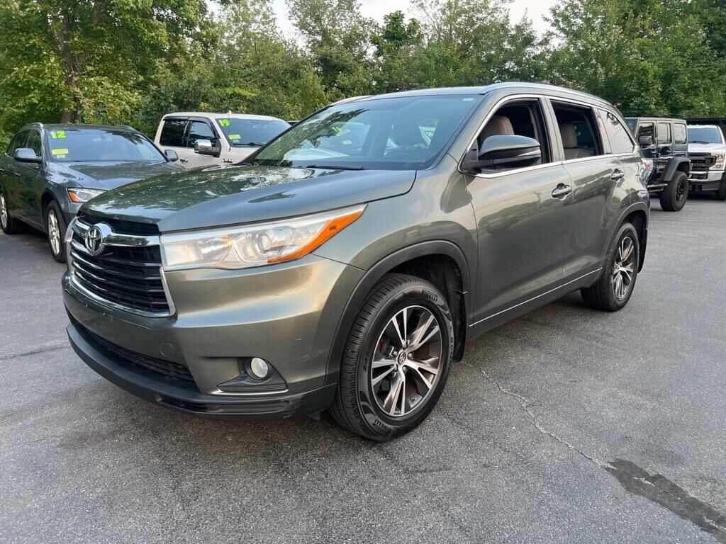 2016 TOYOTA Highlander