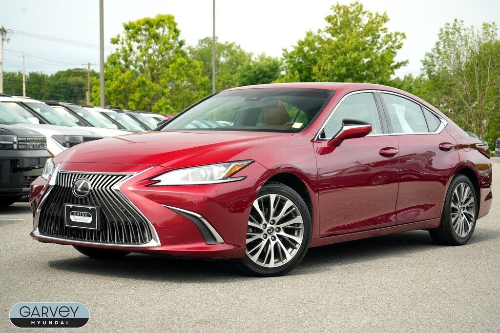 2019 LEXUS ES