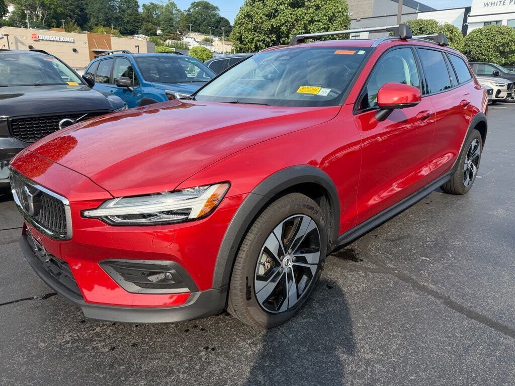 2024 VOLVO V60CC
