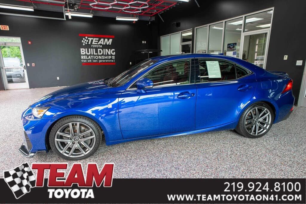 2019 LEXUS IS
