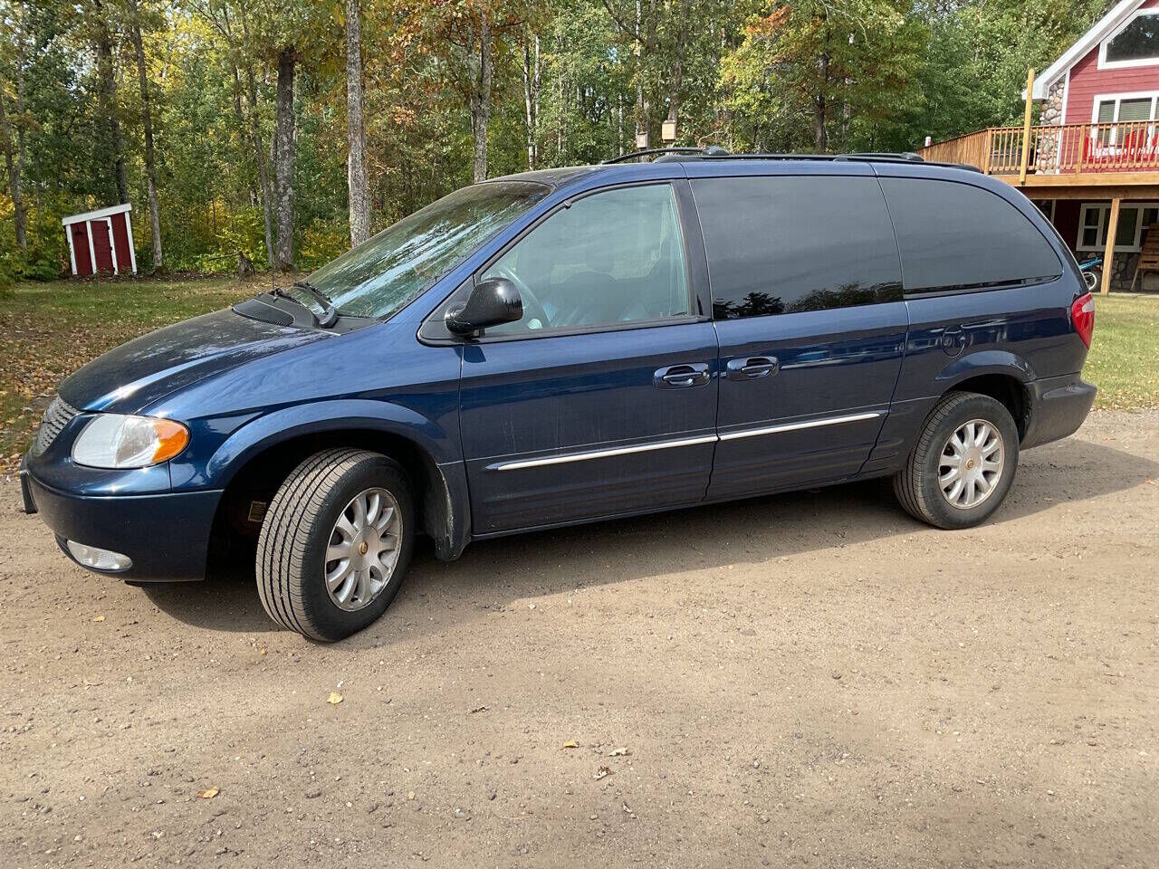 2002 CHRYSLER Town and Country