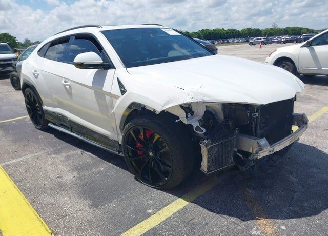 2019 LAMBORGHINI URUS